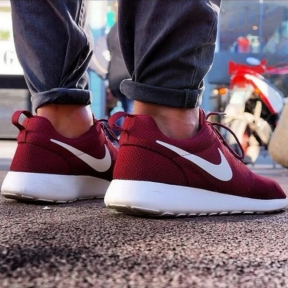 Nike Roshe Maroon Athletic Shoes